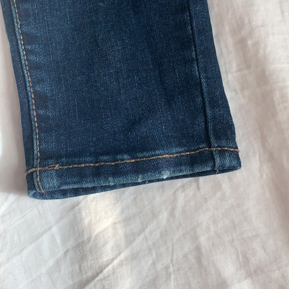 Mid Rise Jeans - Picture 6 of 9